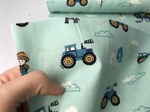 Poplin - den lille farmer med sin traktor på lys mint bund